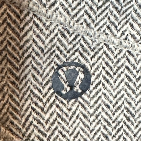 Lululemon Base Runner Pullover Jacket Herringbone White Gray With Black Size 4 - Picture 12 of 14